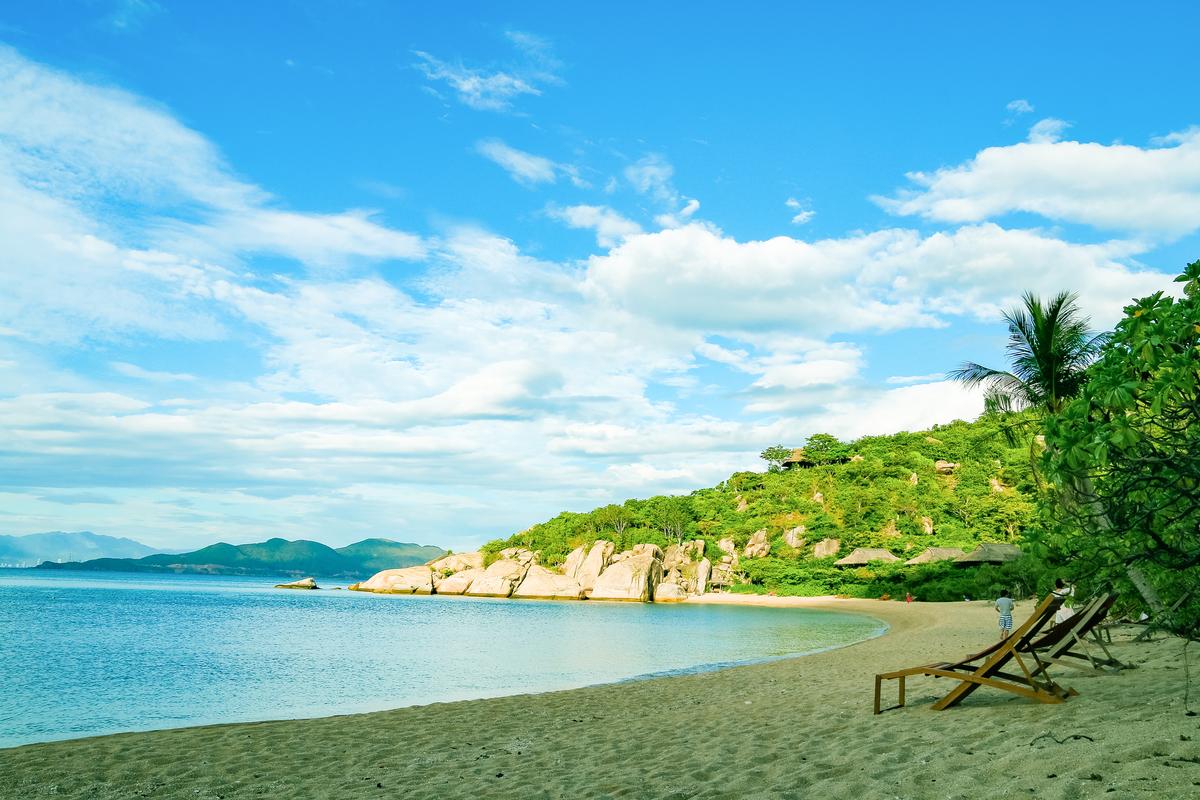 Kinh nghiệm du lịch vịnh Ninh Vân, Nha Trang tự túc | Vietjet Air