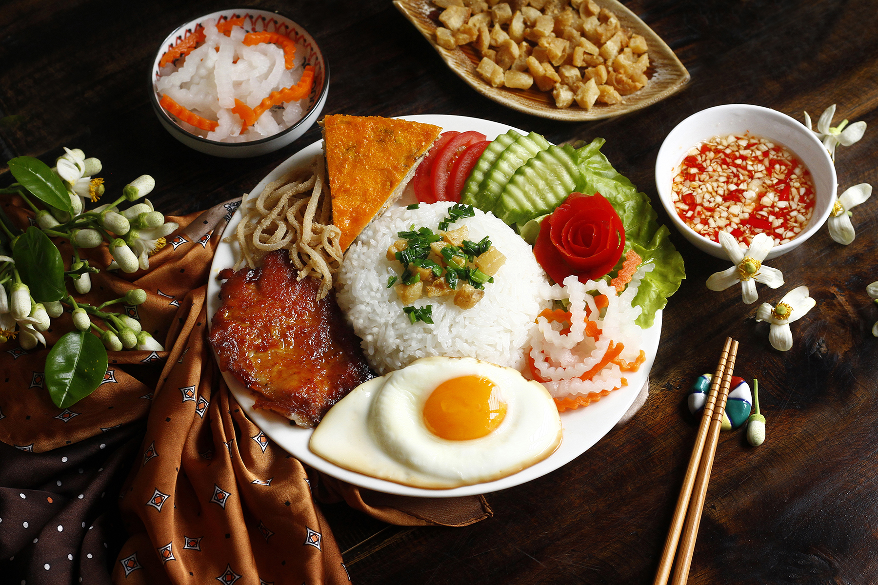 Cơm tấm sườn bì chả