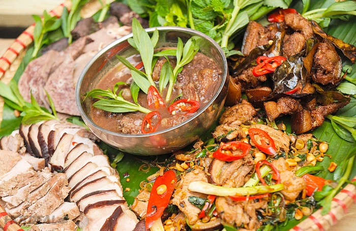 Thịt Lợn Cắp Nách Nguyên Con Mộc Châu Food - Món Ngon Vùng Tây Bắc