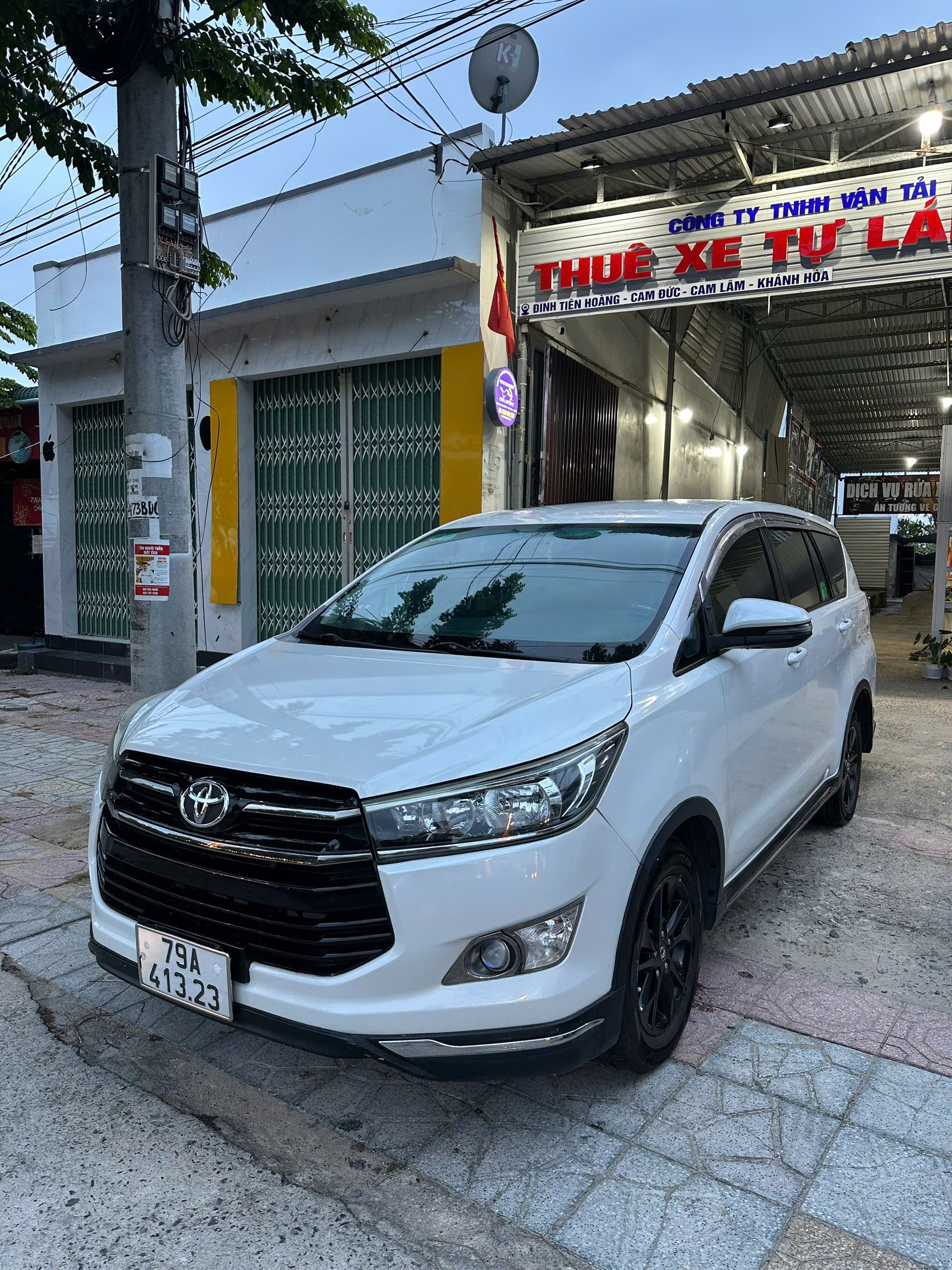 Thuê xe tự lái cho khách quốc tế từ Cam Ranh đi Đà Lạt.