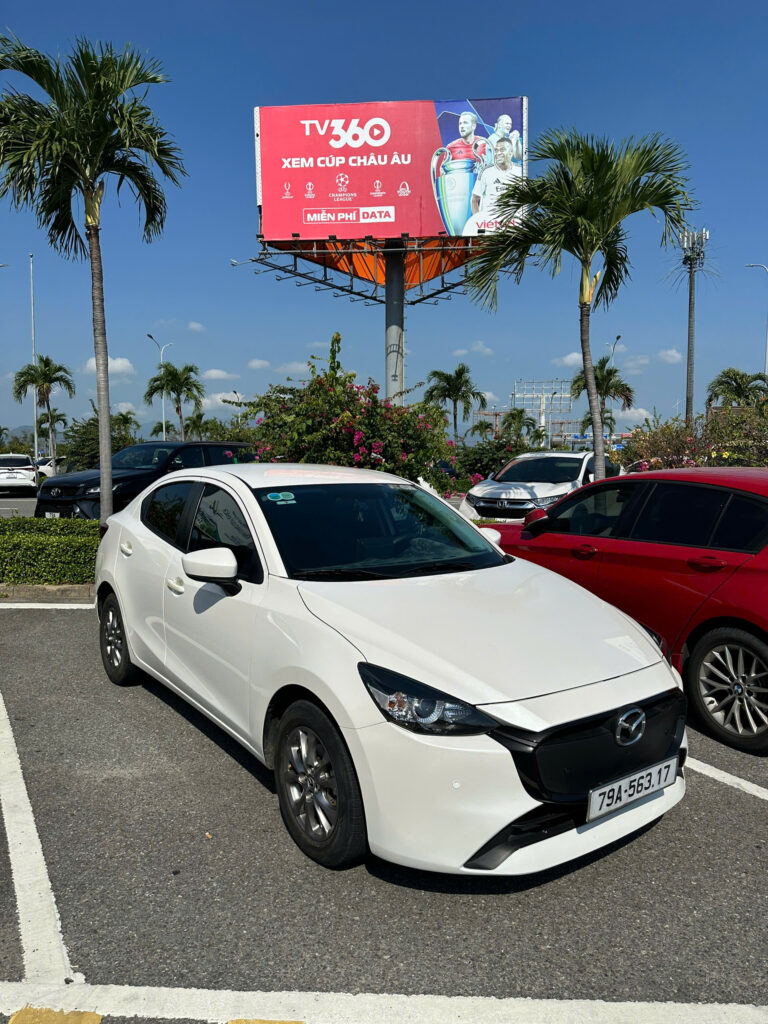 Thuê xe tự lái khám phá resort Cam Ranh.