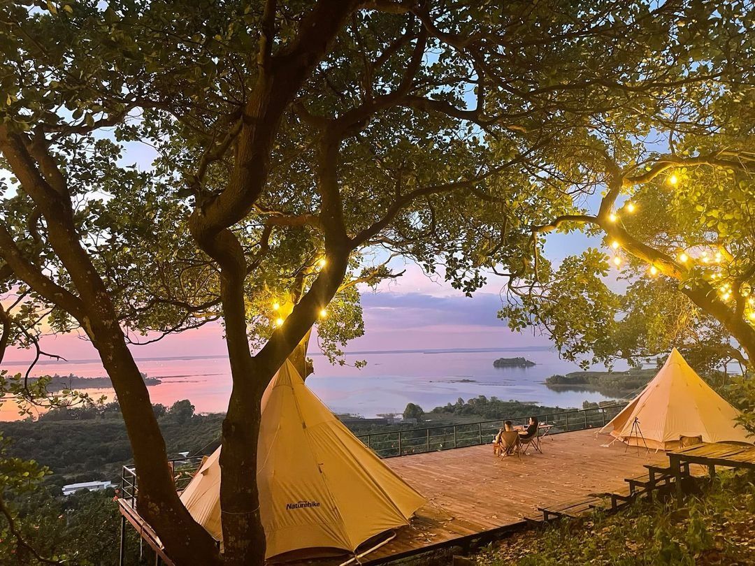 Tropical E-Glamping.