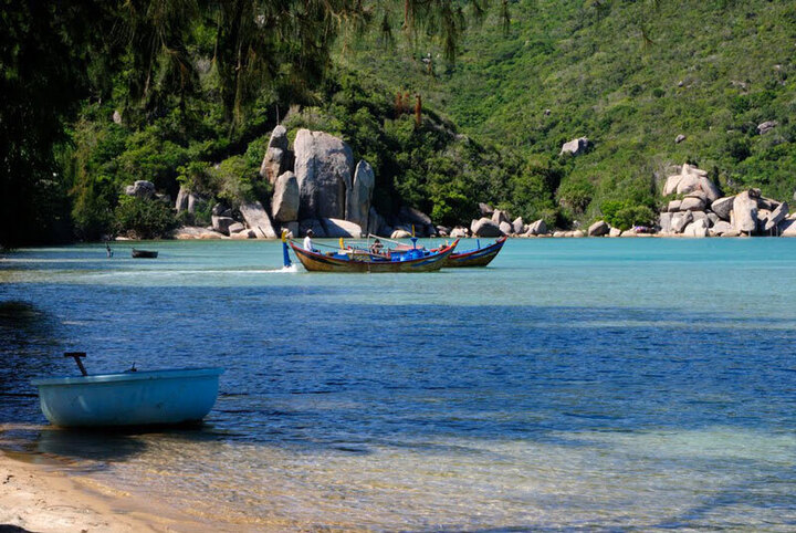 Trải nghiệm du lịch Đầm Môn ở Khánh Hòa