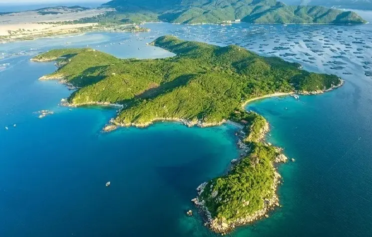 Cảng Đầm Môn - Let's Fly Travel