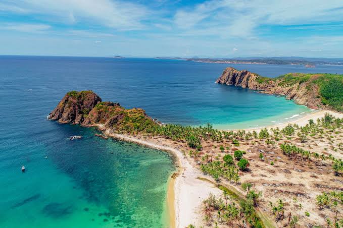 Vẻ đẹp hoang sơ của Bãi Ôm - Bãi Rạng, do AI tạo